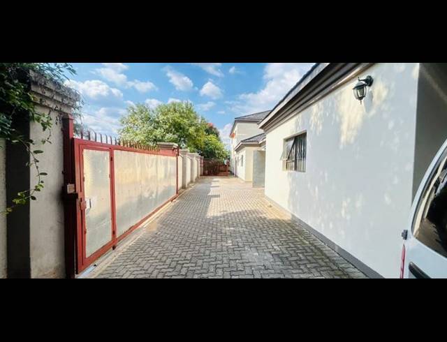 12 BEDROOM HOUSE FOR SALE IN CAPITAL PARK